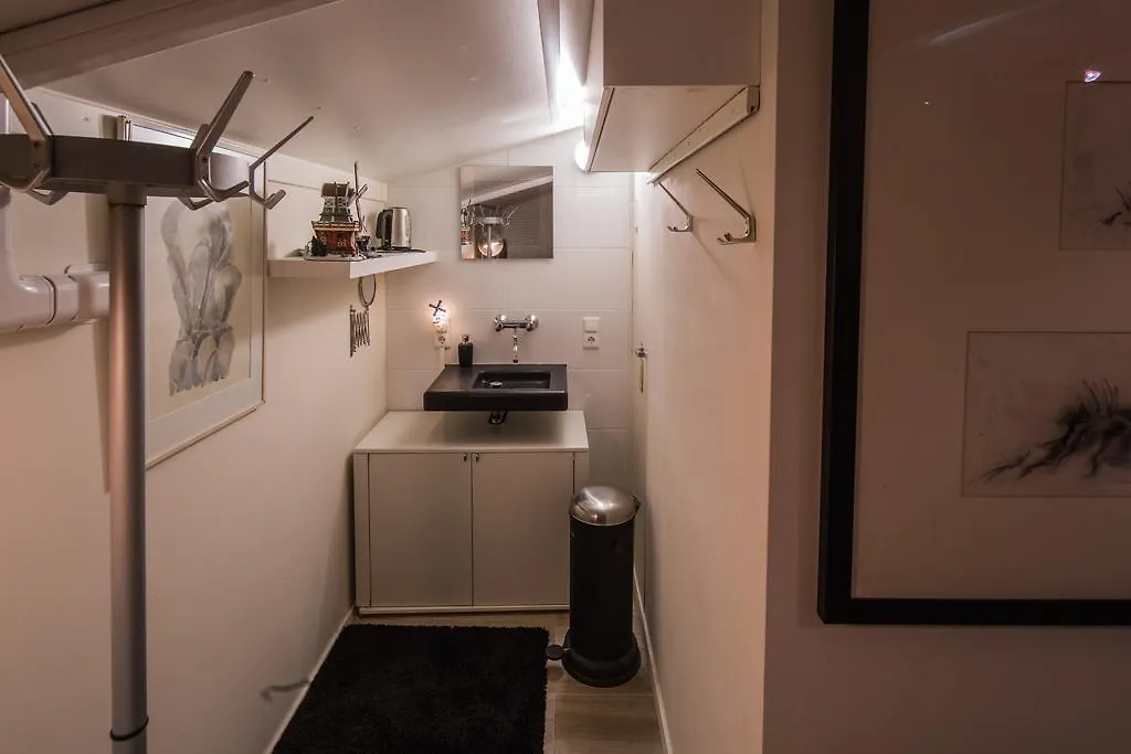 Sleep At Slim Amsterdam Bed & Breakfast